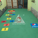 Imagini din executie aplicare sistem de pardoseala Conipur PG aplicare loc de joaca pentru copii lucrare bar terasa finalizata