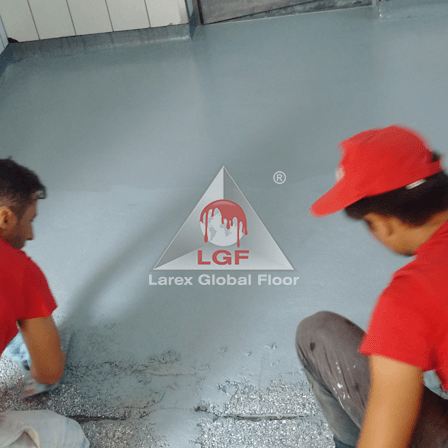 Imagini din executie aplicare sistem de pardoseala DURACRETE DPB-R 4 – 6 mm aplicare mortar poliuretanic