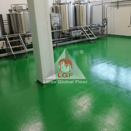 Imagini din executie aplicare sistem de pardoseala DURAFLOOR EP Perle hala stalp tancuri