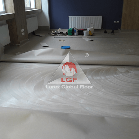 Imagini din executie aplicare sistem de pardoseala Covor PVC adeziv linoleum