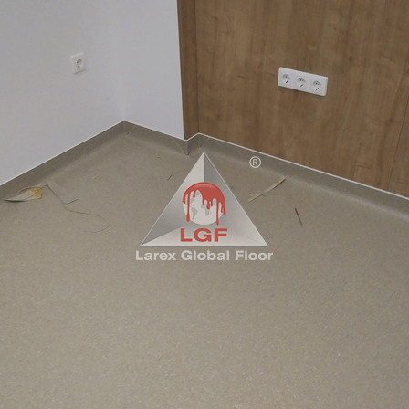 Imagini din executie aplicare sistem de pardoseala Covor PVC linoleum pardoseala prize