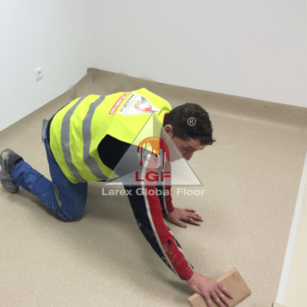 Imagini din executie aplicare sistem de pardoseala Covor PVC montare covor coltar